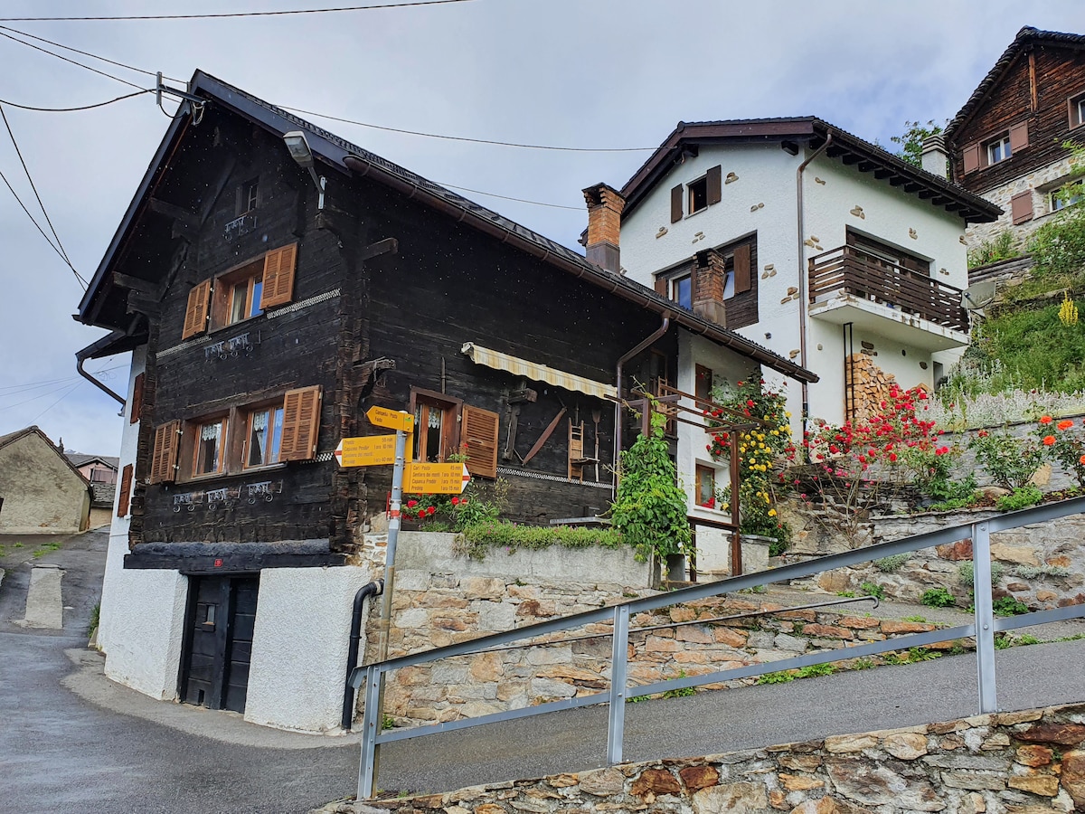 Casa Carletto, Typical old house of the Leventina