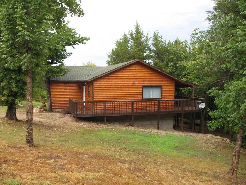 Perfect Table Rock Lakefront Cabin + Hot Tub, WIFI