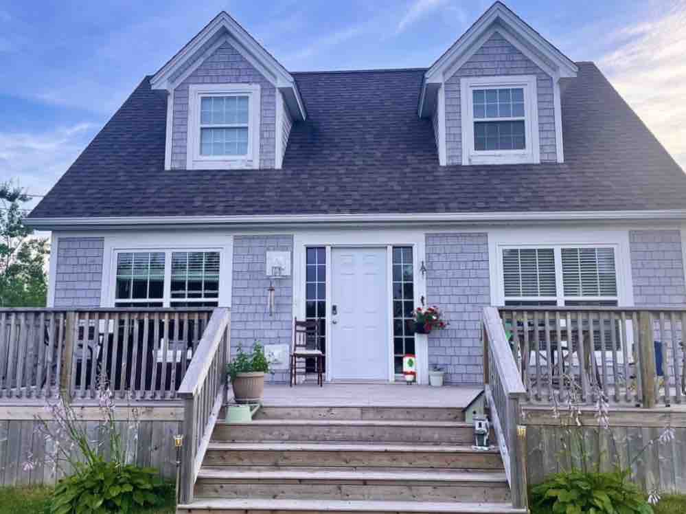 Cozy Cape Cod, seaside cottage for your getaway.