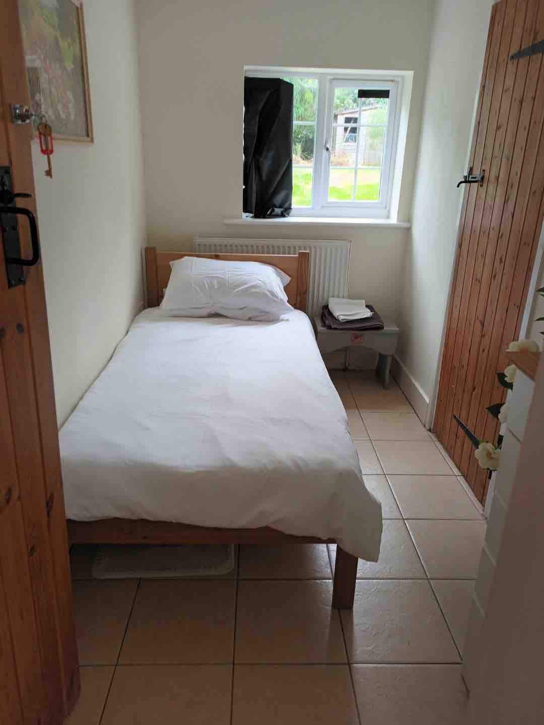 Private en-suite room | near Oxford/Harwell
