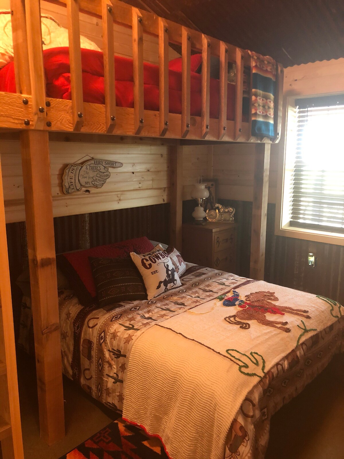 Yocham 's Ponderosa Bunkhouse