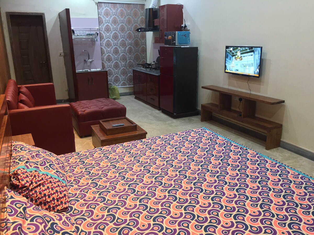 Shaukat Khanum附近的1床新单间公寓