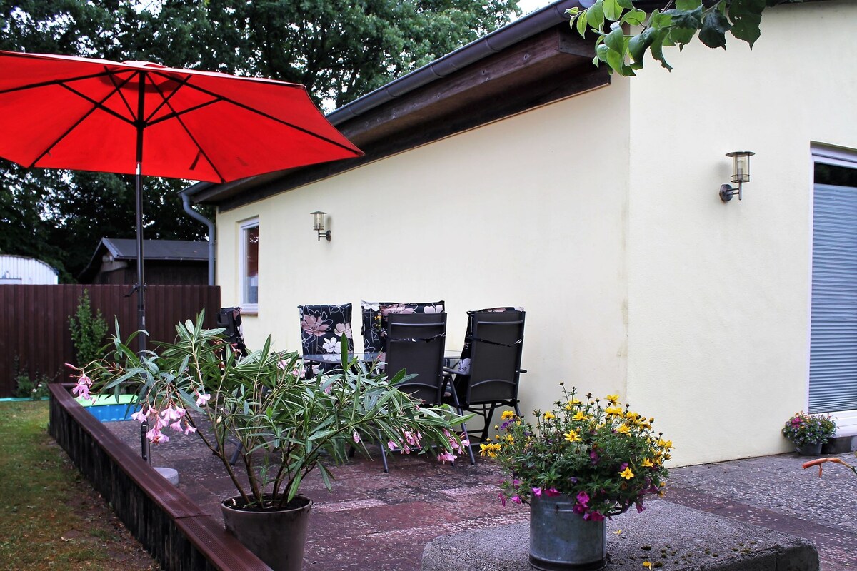 Cosy Holiday Home in Dorf Gutow near the Sea