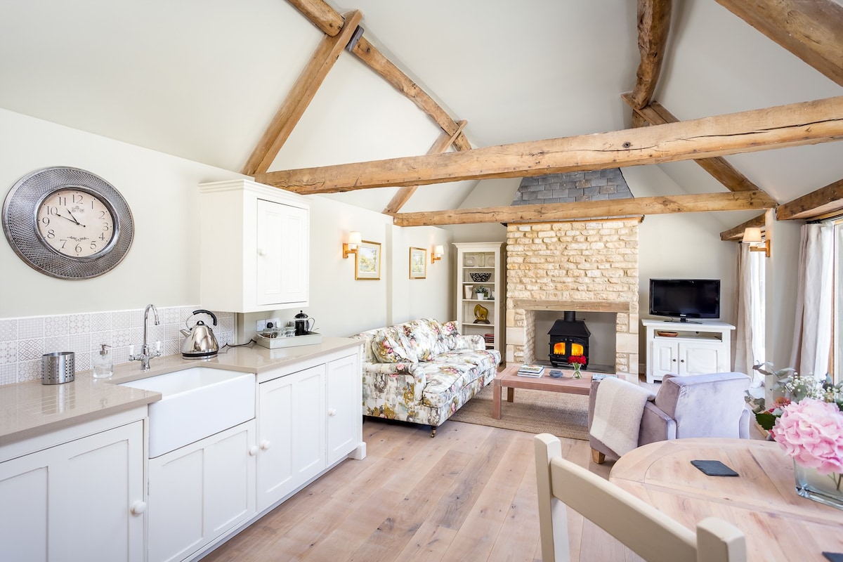 Clematis Cottage, Cosy Cotswold Cottage