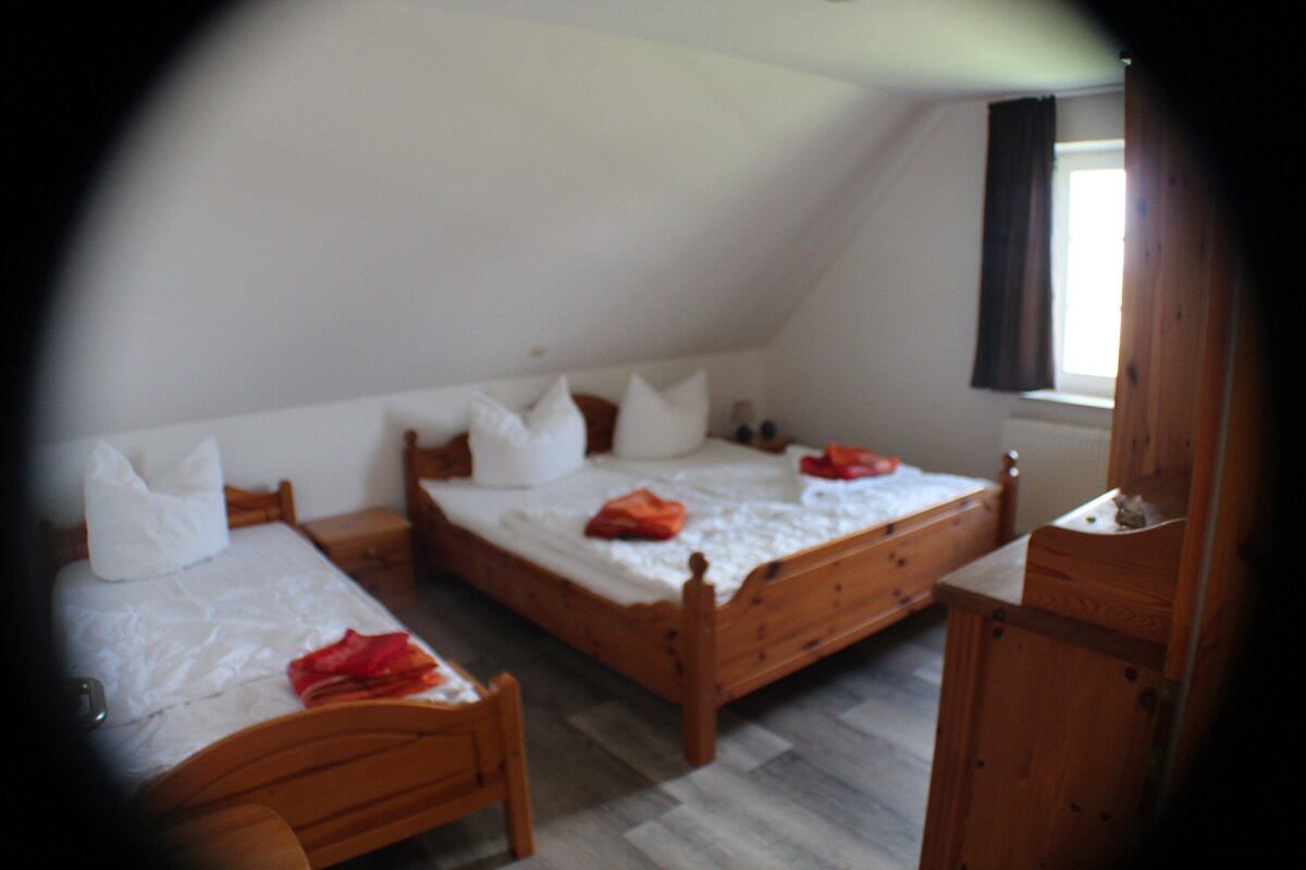 Reiterhof Frerichs, (Wangerland), Ferienwohnung Mühlenblick, 2 Schlafzimmer, max. 5 Personen