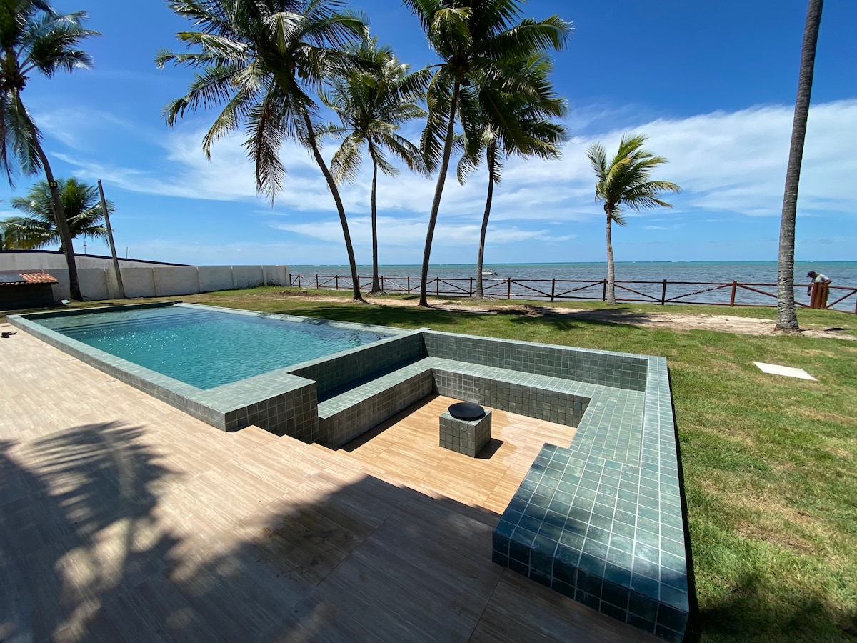 佩罗巴美丽的Beira Mar海滩别墅，带泳池