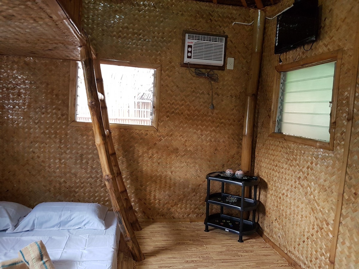 竹屋（ A ） ，配备空调和热水淋浴，私人客房