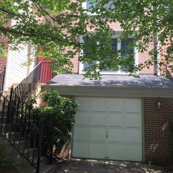 Gaithersburg Townhouse Room for Rent
