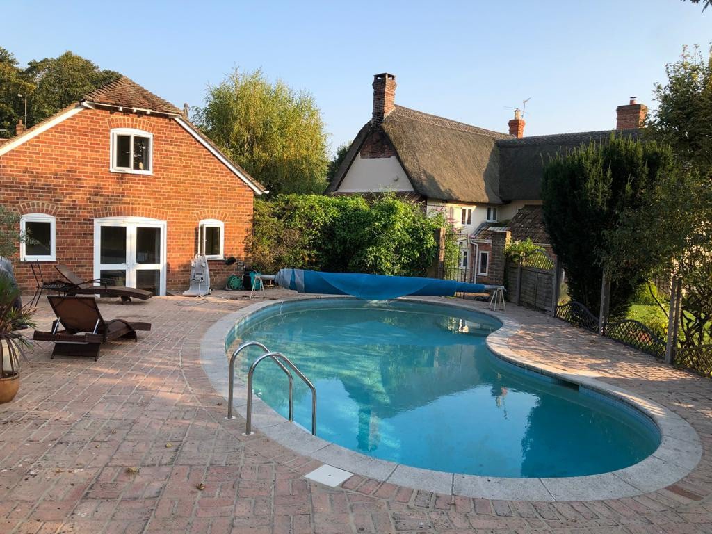 One bed Lodge in AONB Dorset with shared pool area