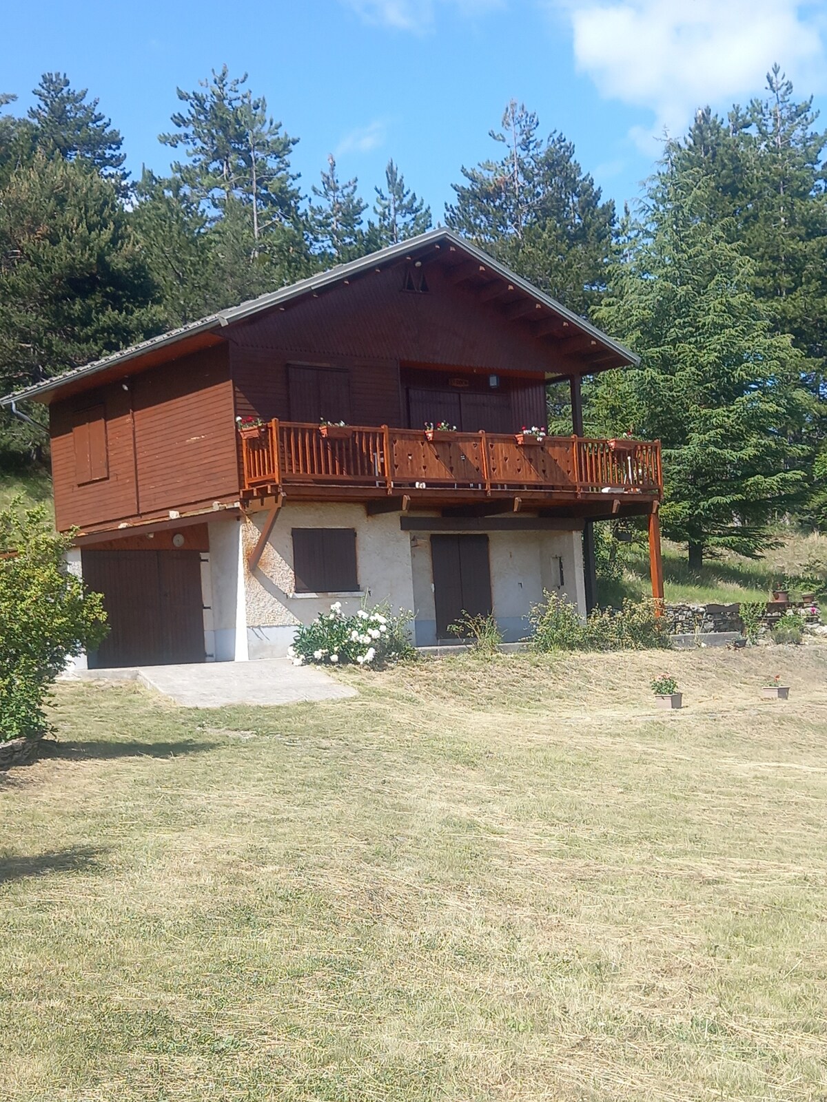 Embrun Panoramic View Chalet
