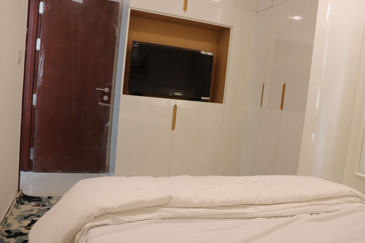 Luxury 1 Bedroom AC flat next to Mall of Asia