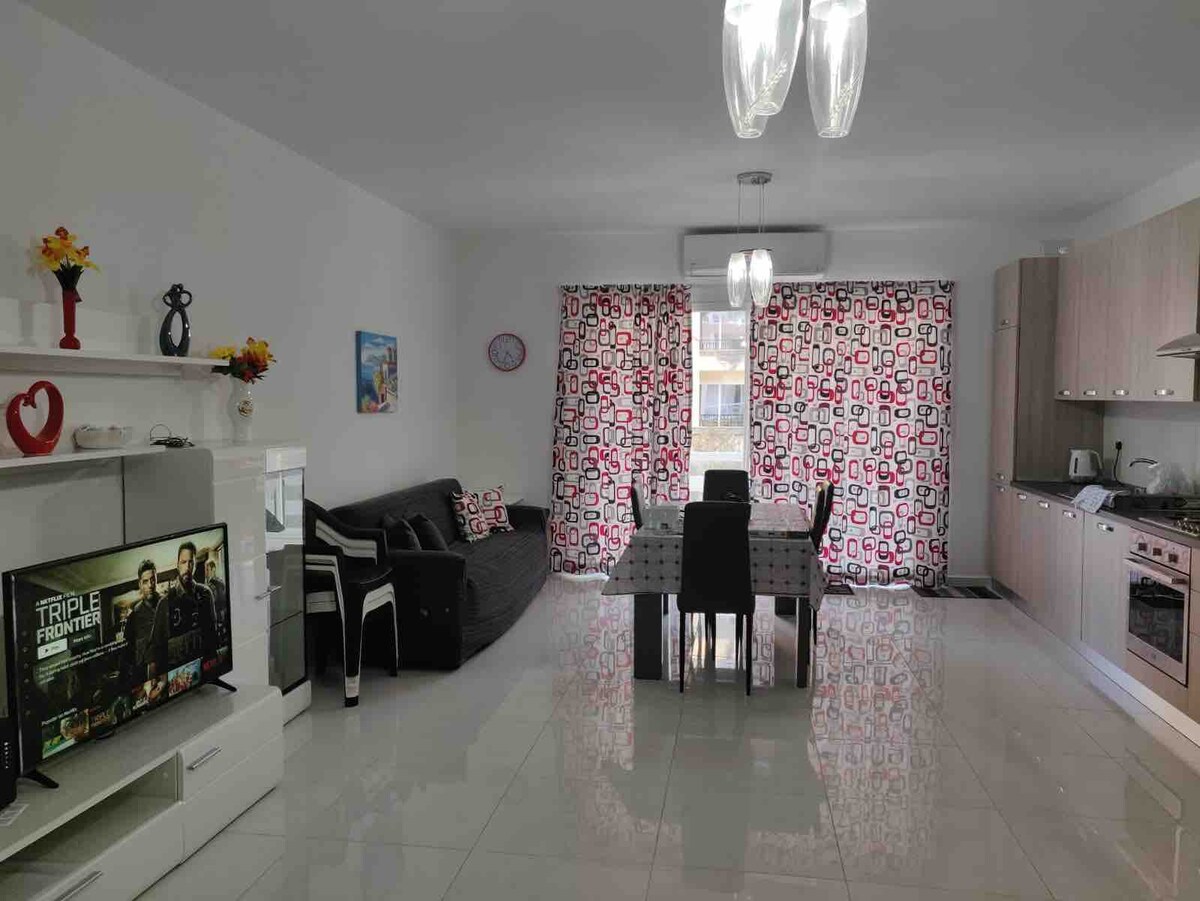 Modern & spacious Apartment in Qawra