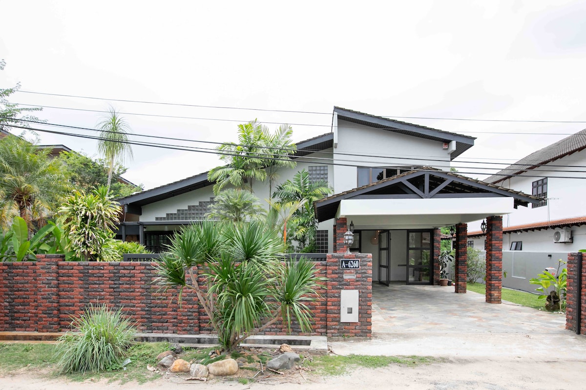 Kontor Mansion - 8 BR, 5mins from Kuantan TC Beach