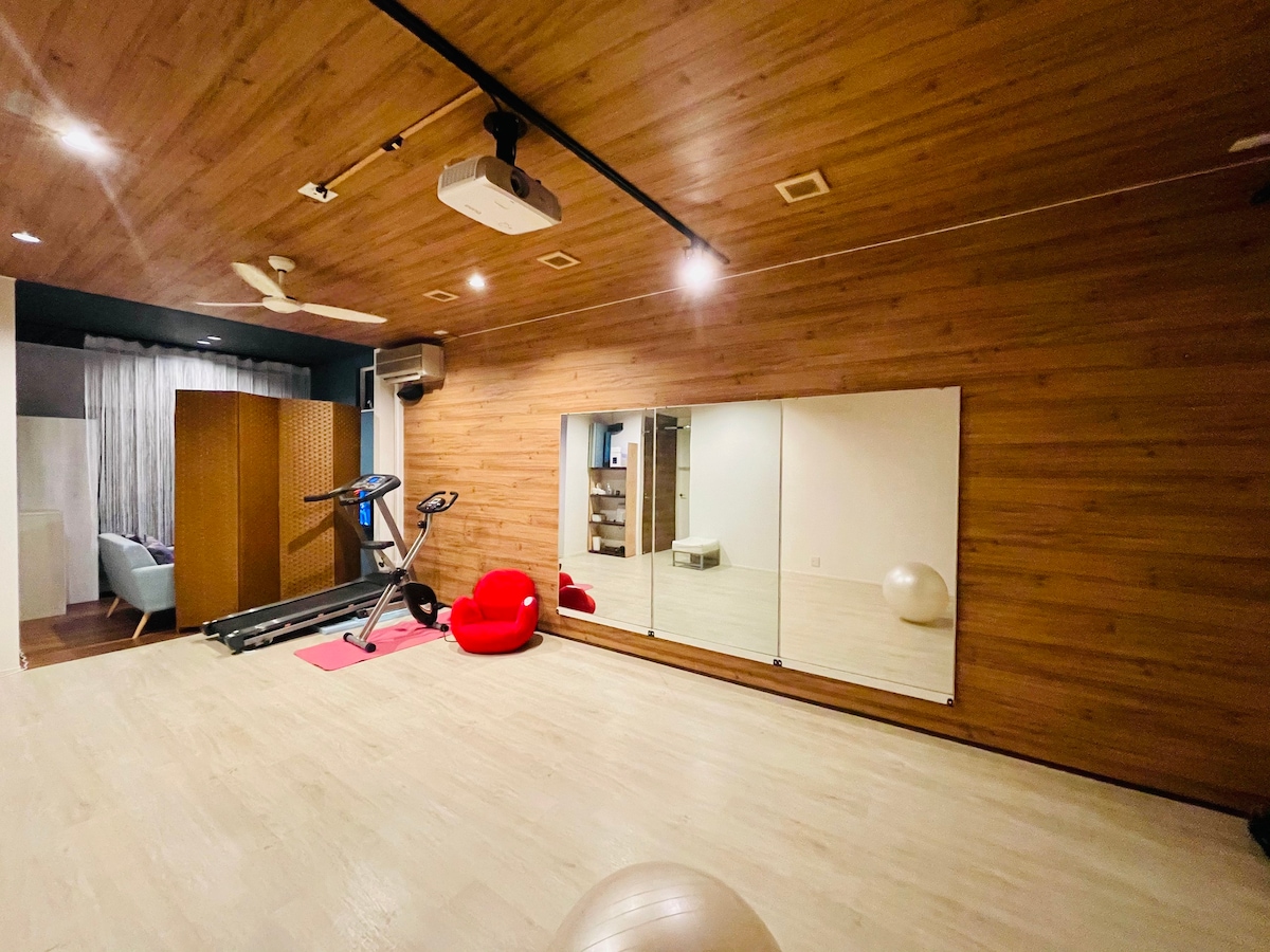 剧院客房健身房私人瑜伽站（ Theater Room Private Yoga Station ） 4分钟便利店就在便利店前面免费AEON步行3分钟即可抵达埼玉市