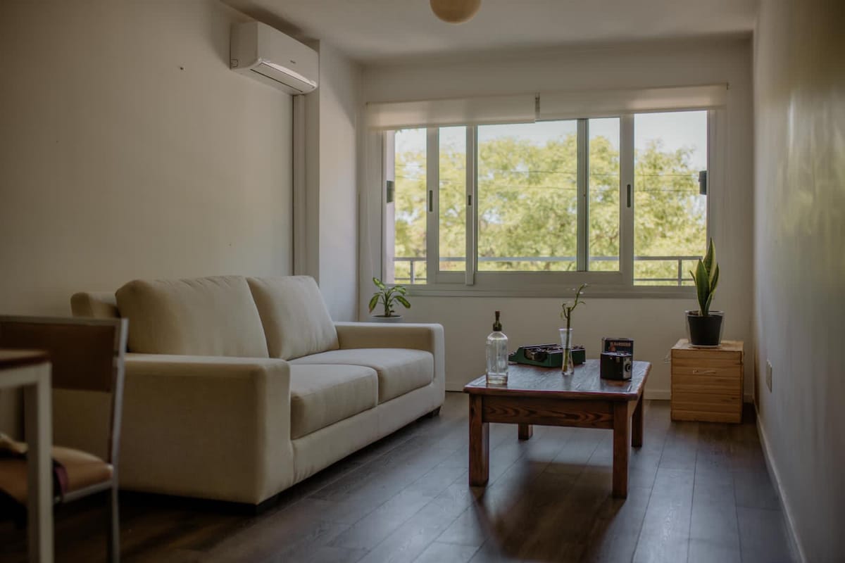 Apartamento entero con parrilla, patio y garaje