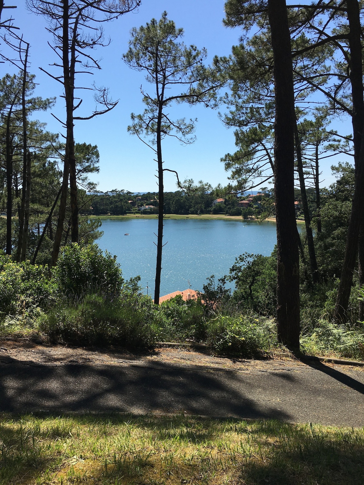 Villa dans quartier calme, vue sur lac & océan