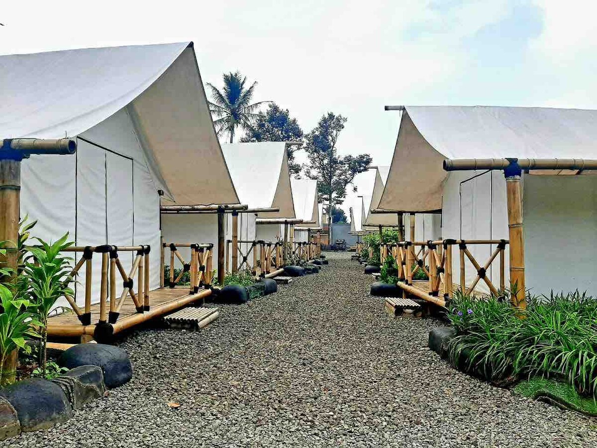 D’Royale Tapos Camp V