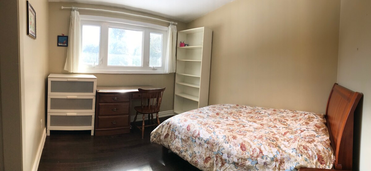 A double-sized private RM in York Mills