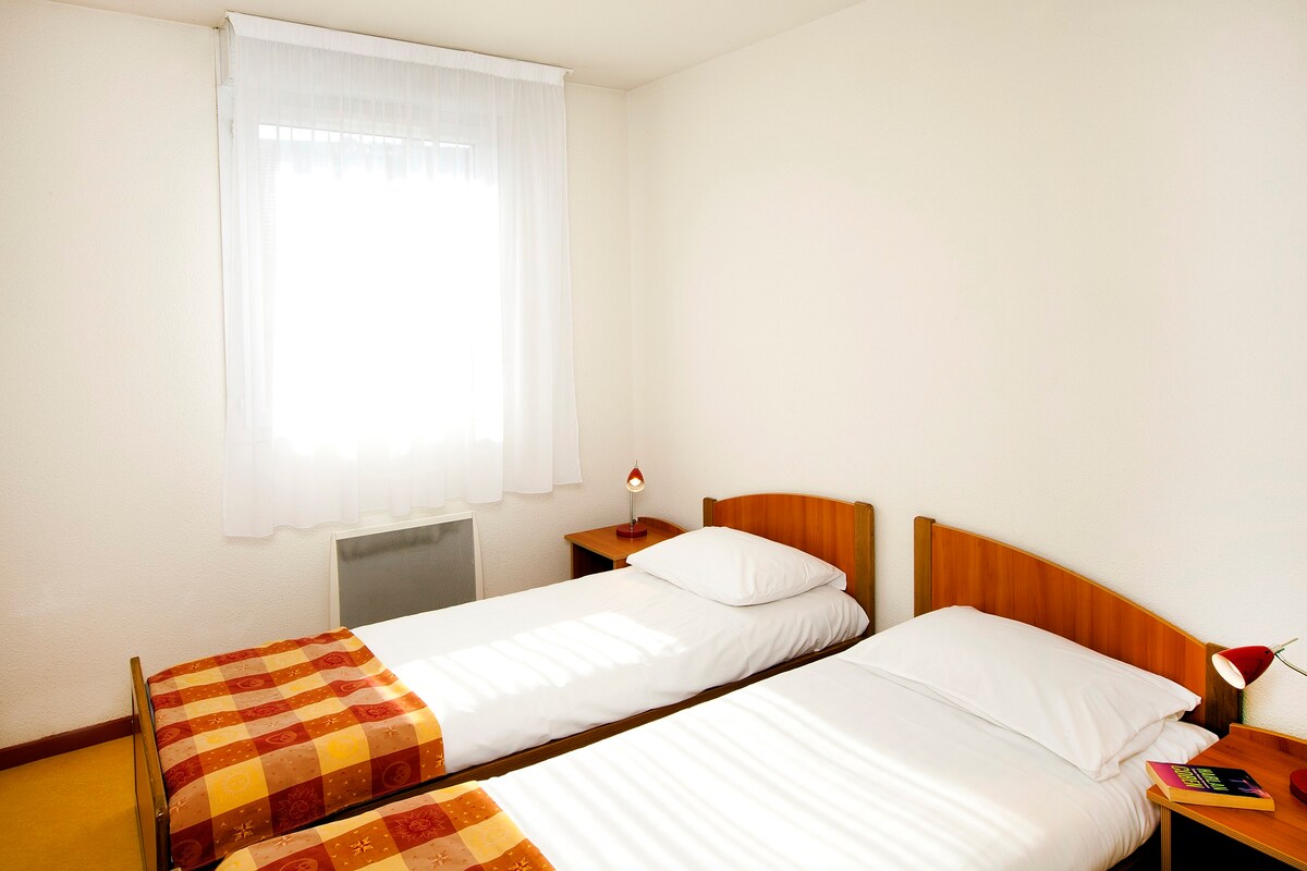 2间卧室，配备单人床，靠近CERN ， Lac Léman