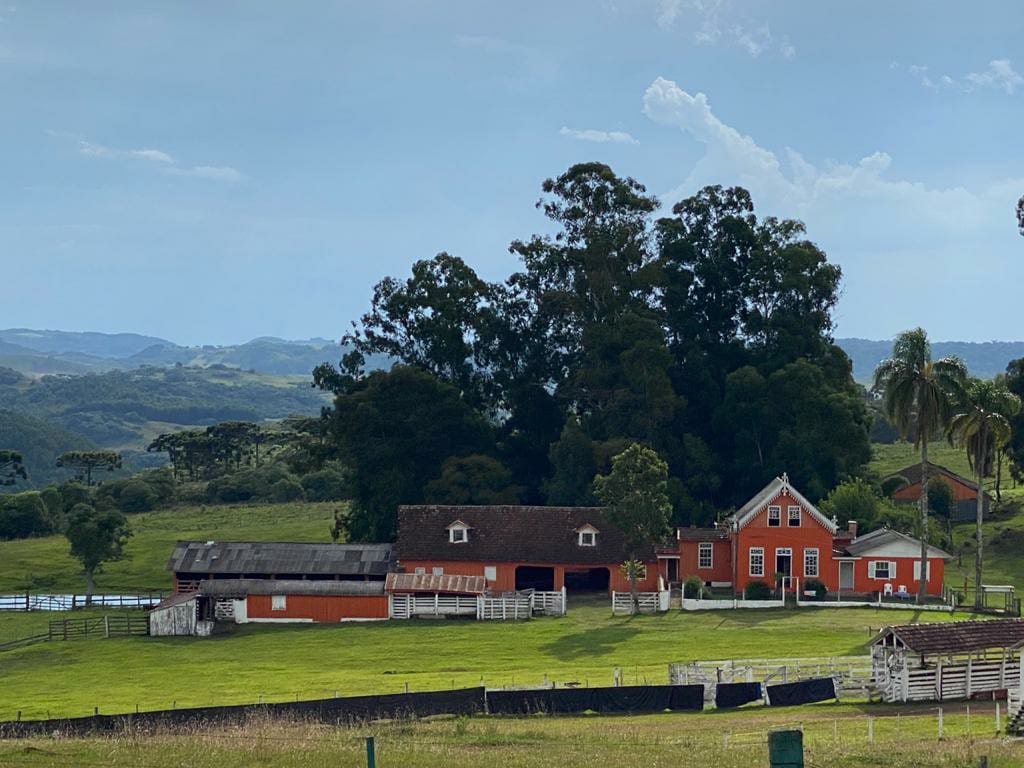 Casa de campo na  Fazenda Bertussi.