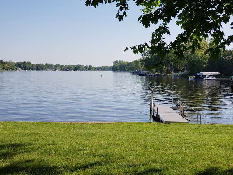 Lakefront Home On All-sports Long Lake