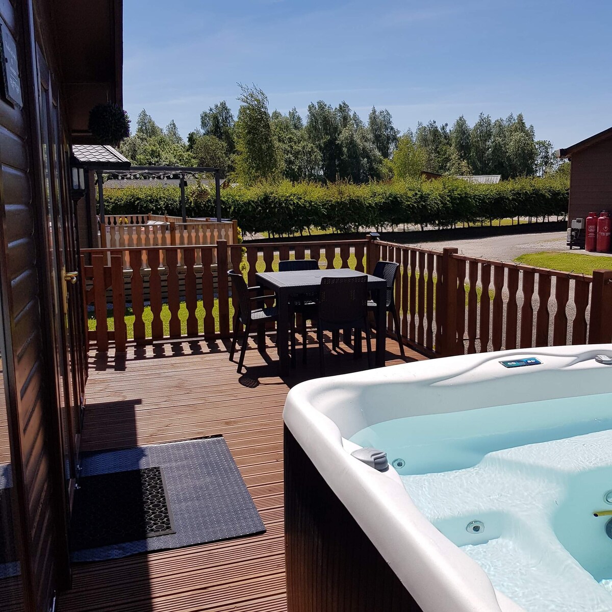 Wooden Top Lodge -带热水浴缸