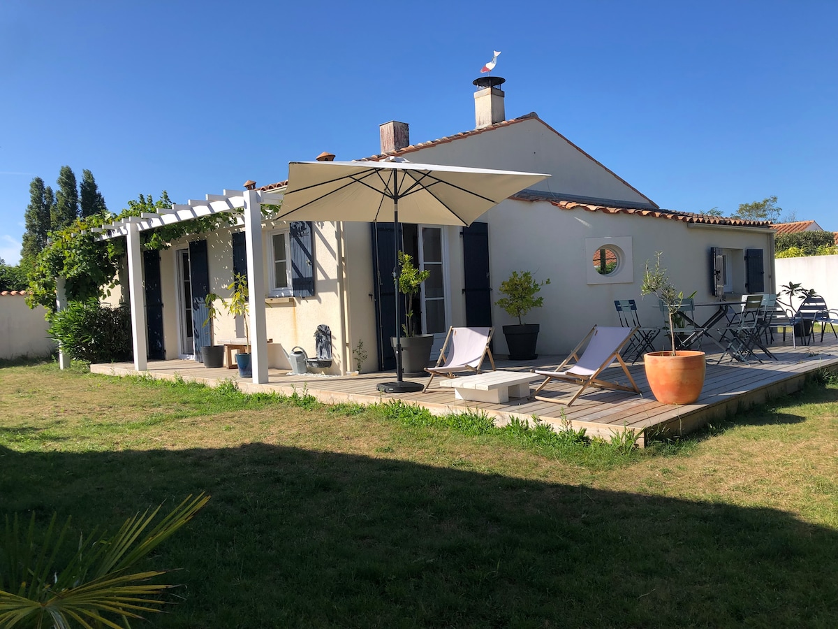 Maison à l'orée de la forêt, entre mer et marais