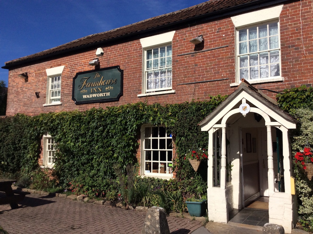 Farmhouse Inn, Southwick, Trowbridge, Wiltshire 4