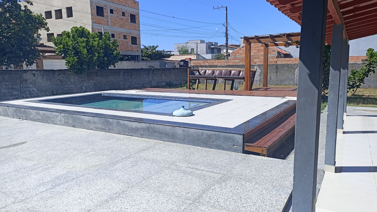 Casa em Guriri com piscina.