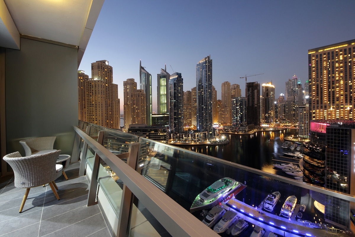 位于迪拜码头设计精美的2间卧室公寓