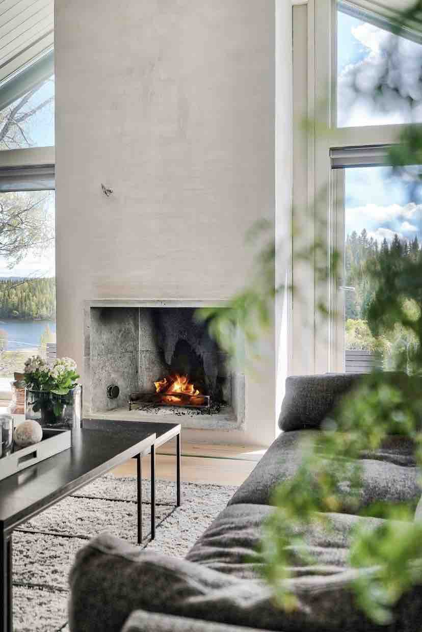 Moderne hus på ranch ved innsjø, jacuzzi, badstu