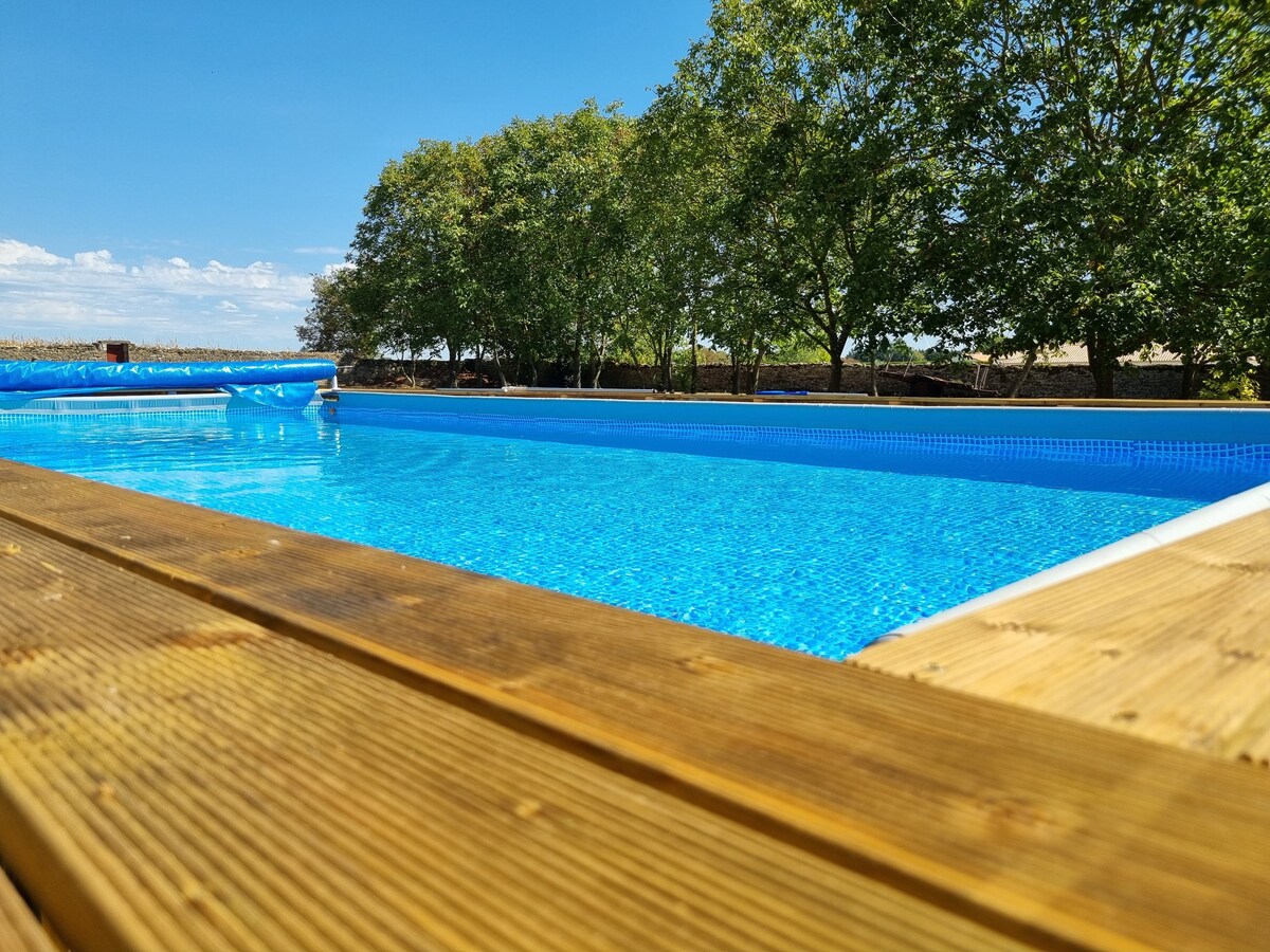 le verger des noyers 
relaxing getaway
with pool