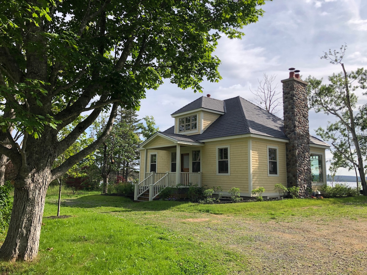 The Lake House - Lake Ainslie