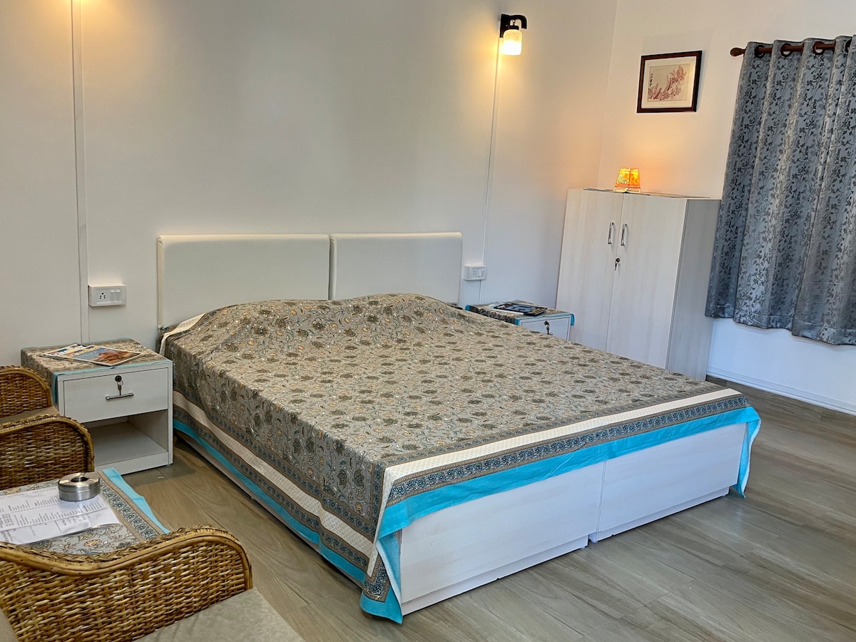 4 of 4 Standard bedroom- Piquant