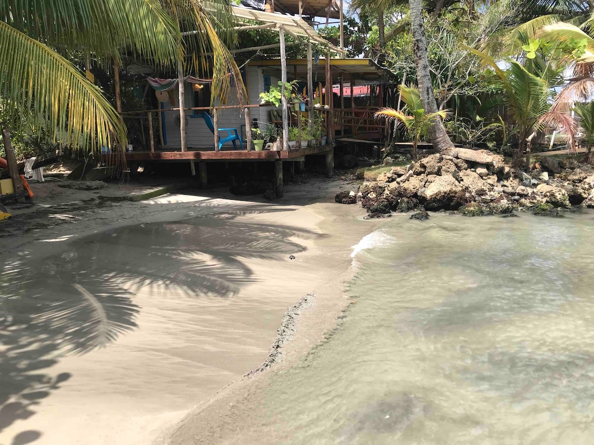 Bocas Beach House/private beach in town