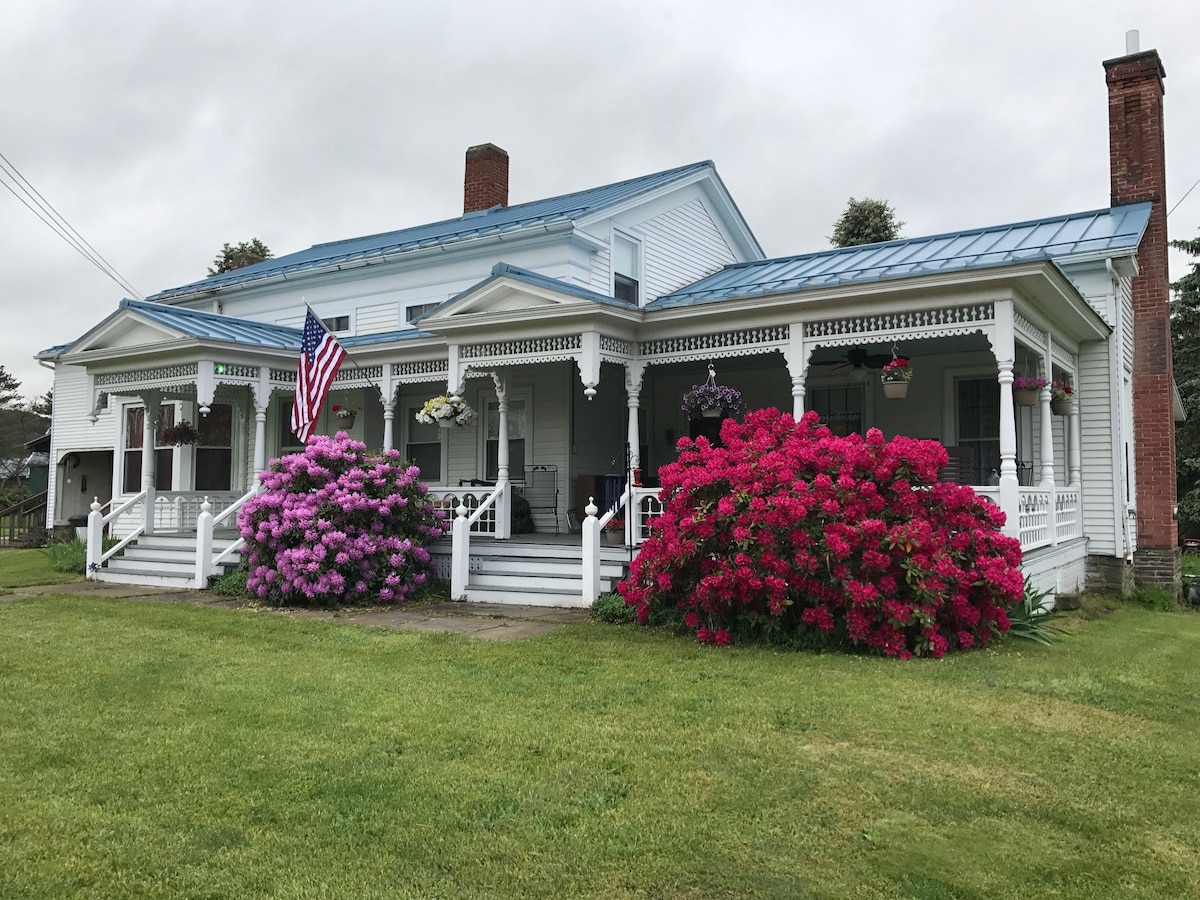 Stowell 's Farm House