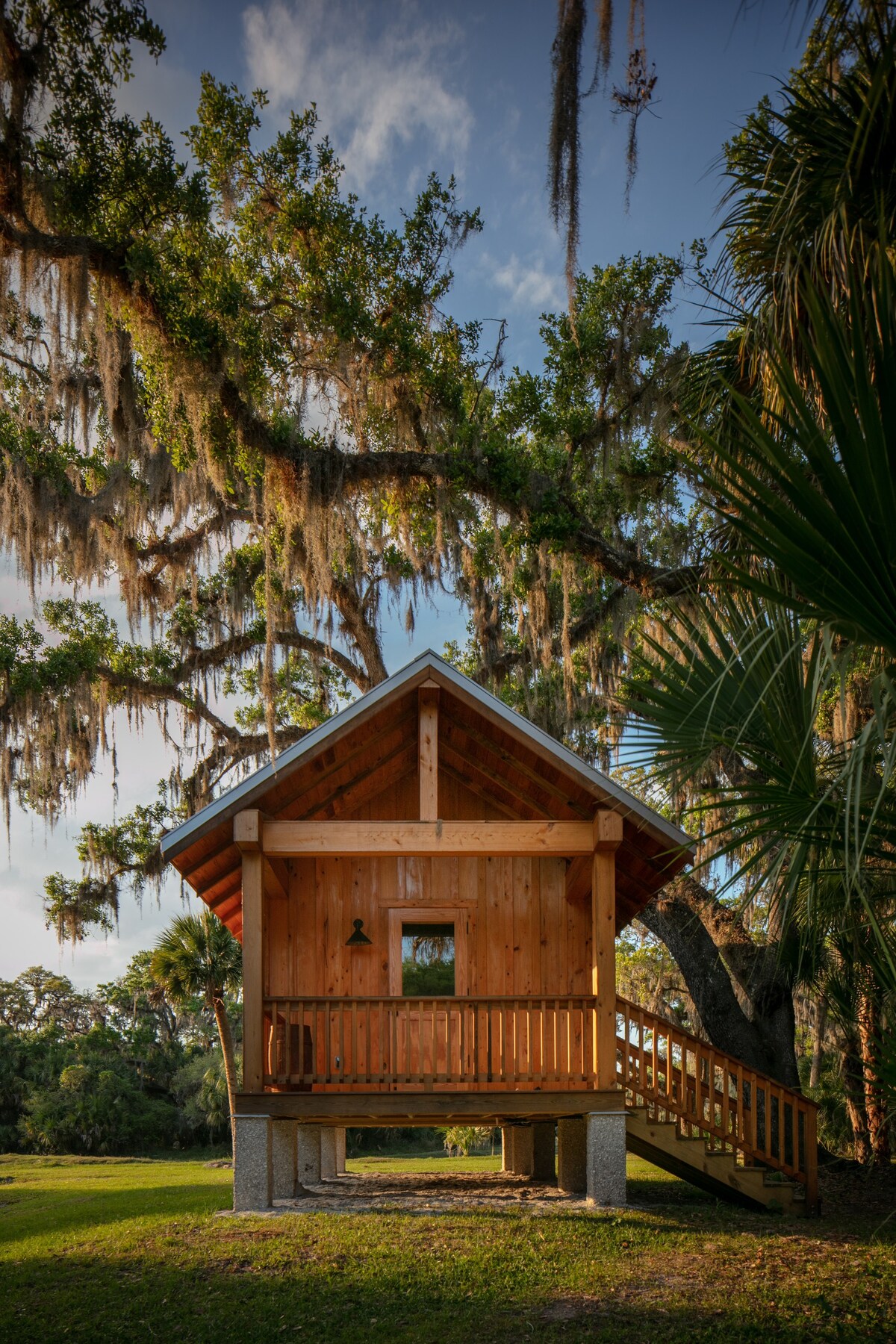 佛罗里达克拉克小屋（ Florida Cracker Cabin ） ，坐落在牧场/迈卡河（ Myakka River ）