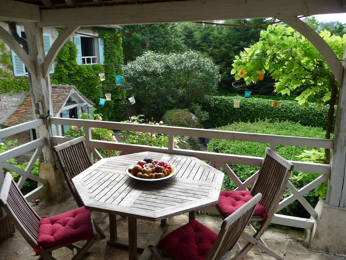 Charming peacefull country house 1 hour from Paris