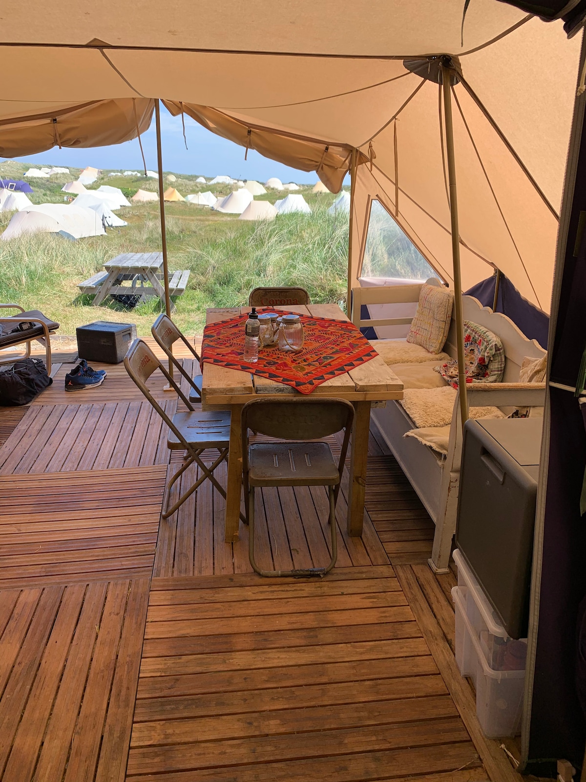 Atoma chapado tent op Vlieland