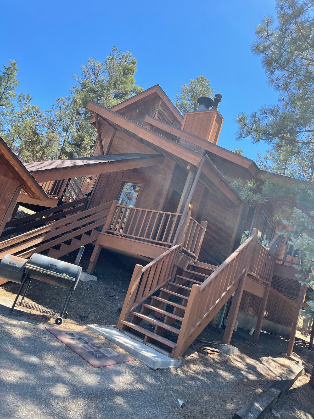 Modern Hilltop Cabin with 3 private decks.