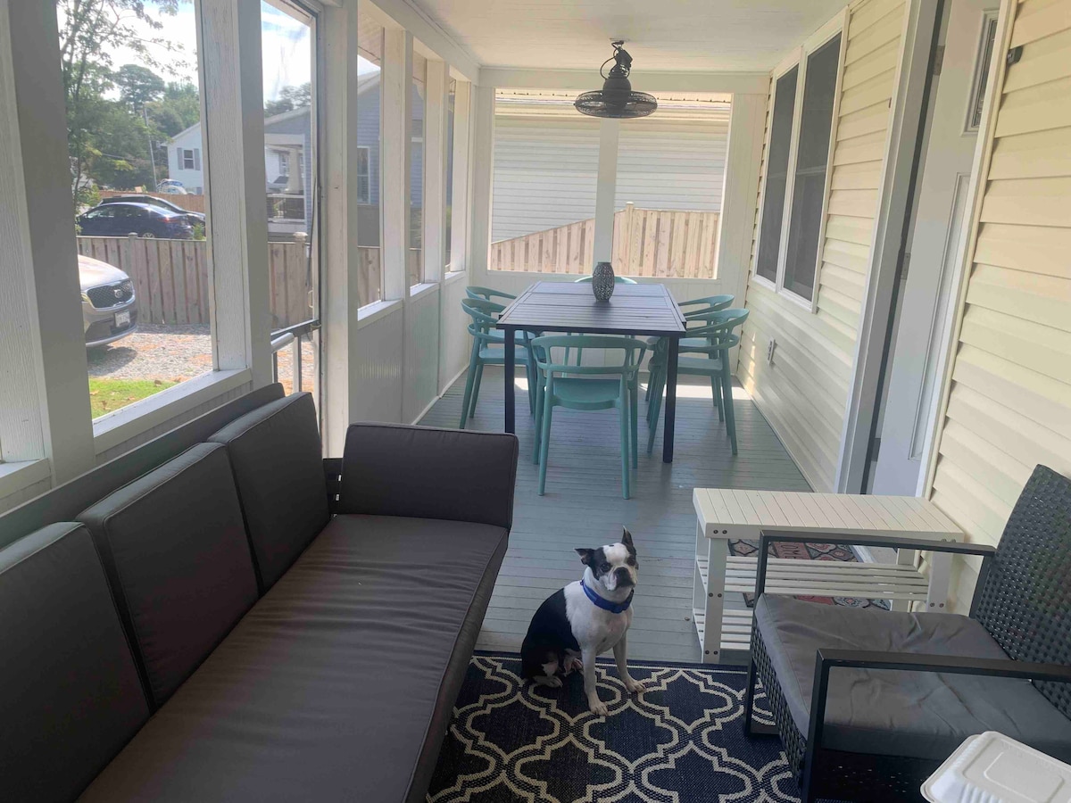 Reel Lucky on Lossing - Walk to Beach/Pet Friendly