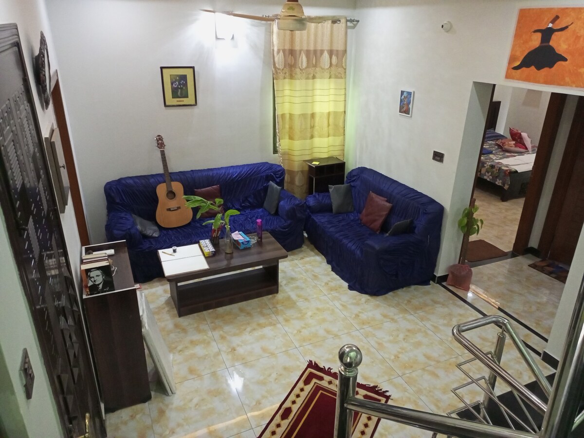 Comfortable & Furnished Entire Home with 2 Beds