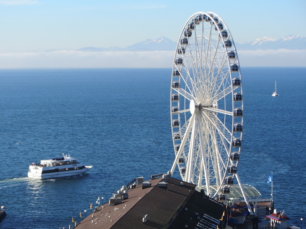 Stunning Water Views! Harbor Steps~~Best Location!