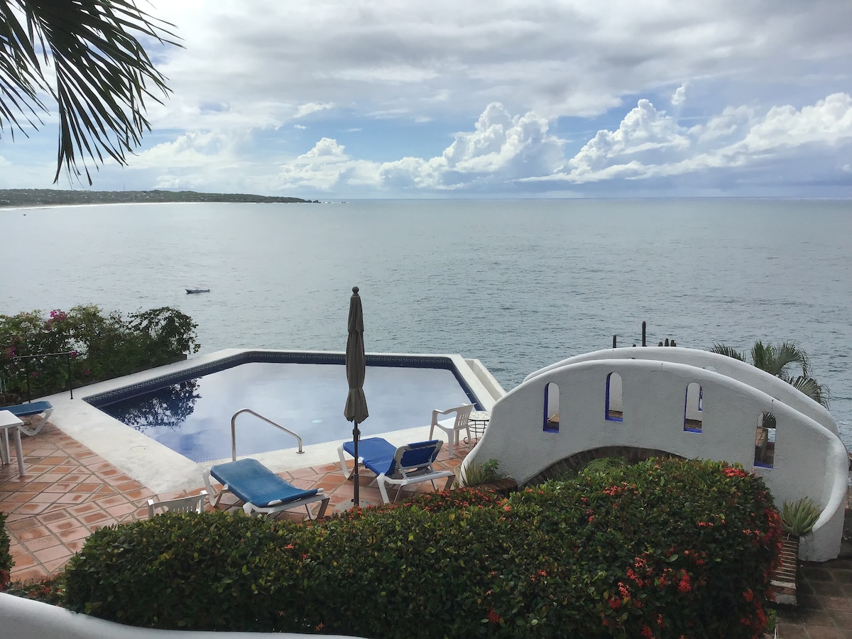 A beautiful condo, by the sea in Puerto Escondido