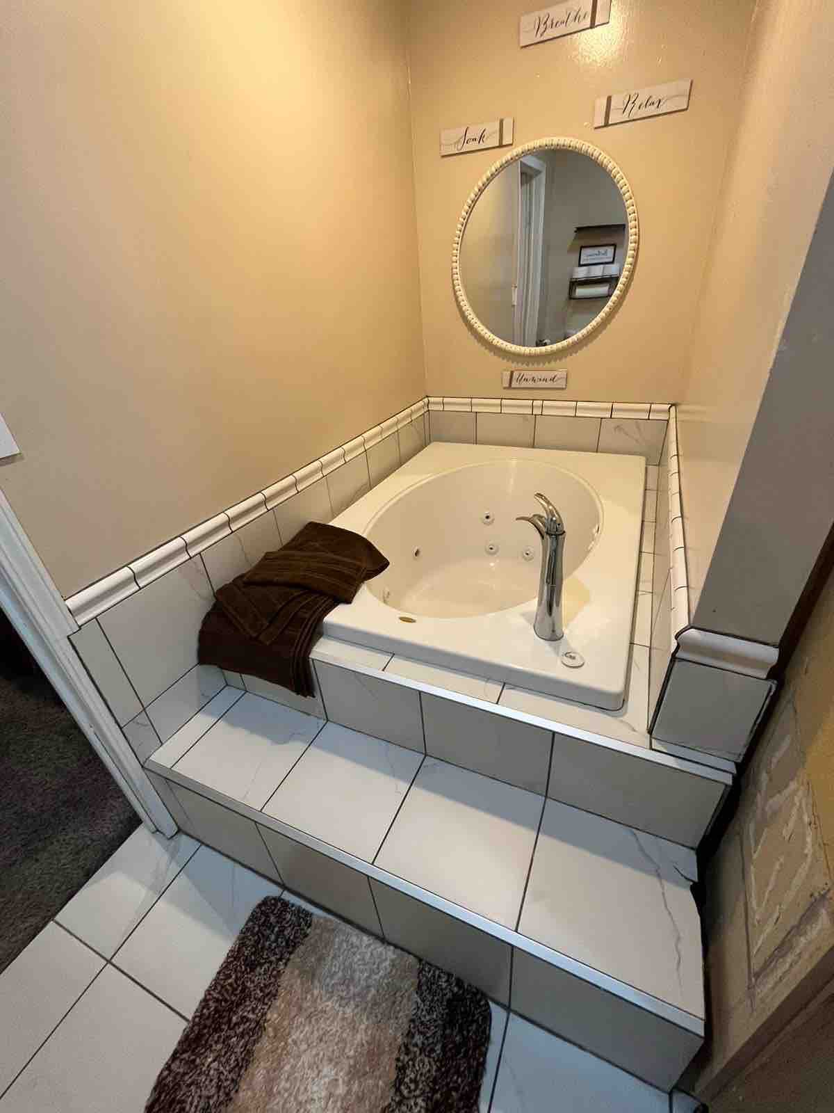 现代3卧室，带按摩浴缸
