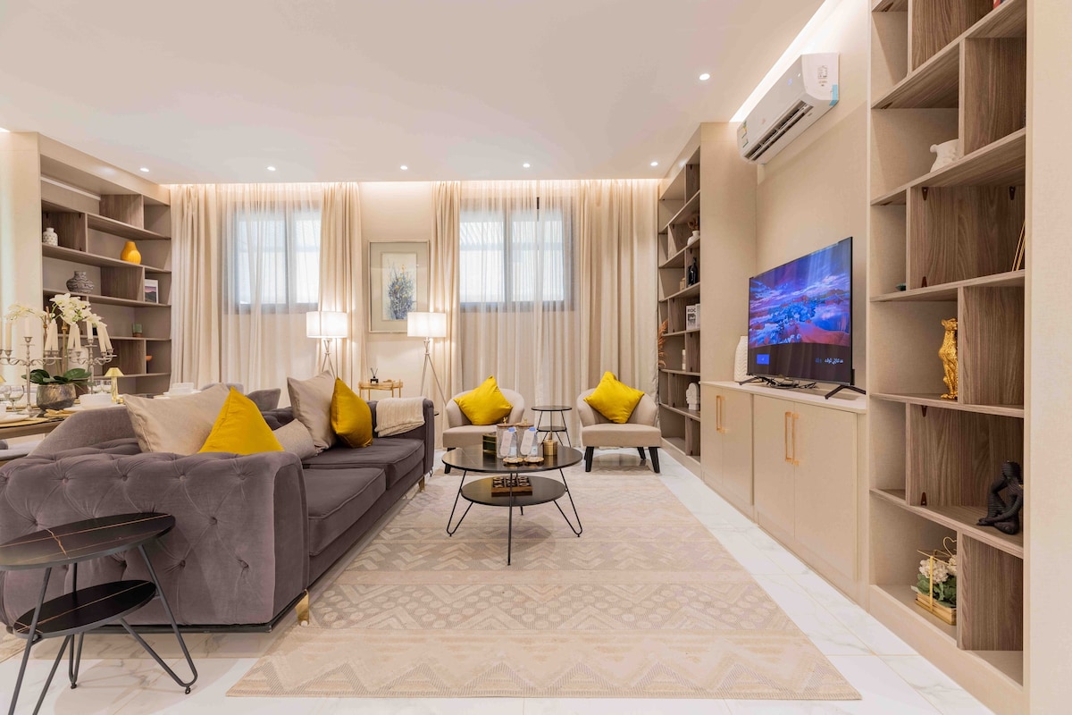 A2 | Luxury Apartment
شقة بثلاث غرف نوم-دخول ذكي