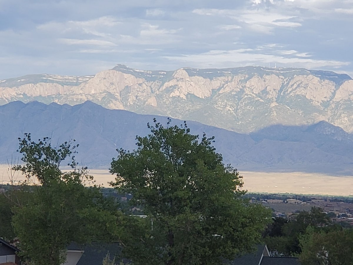 Sandia Skies ABQ - "Extra Ordinary Hospitality"