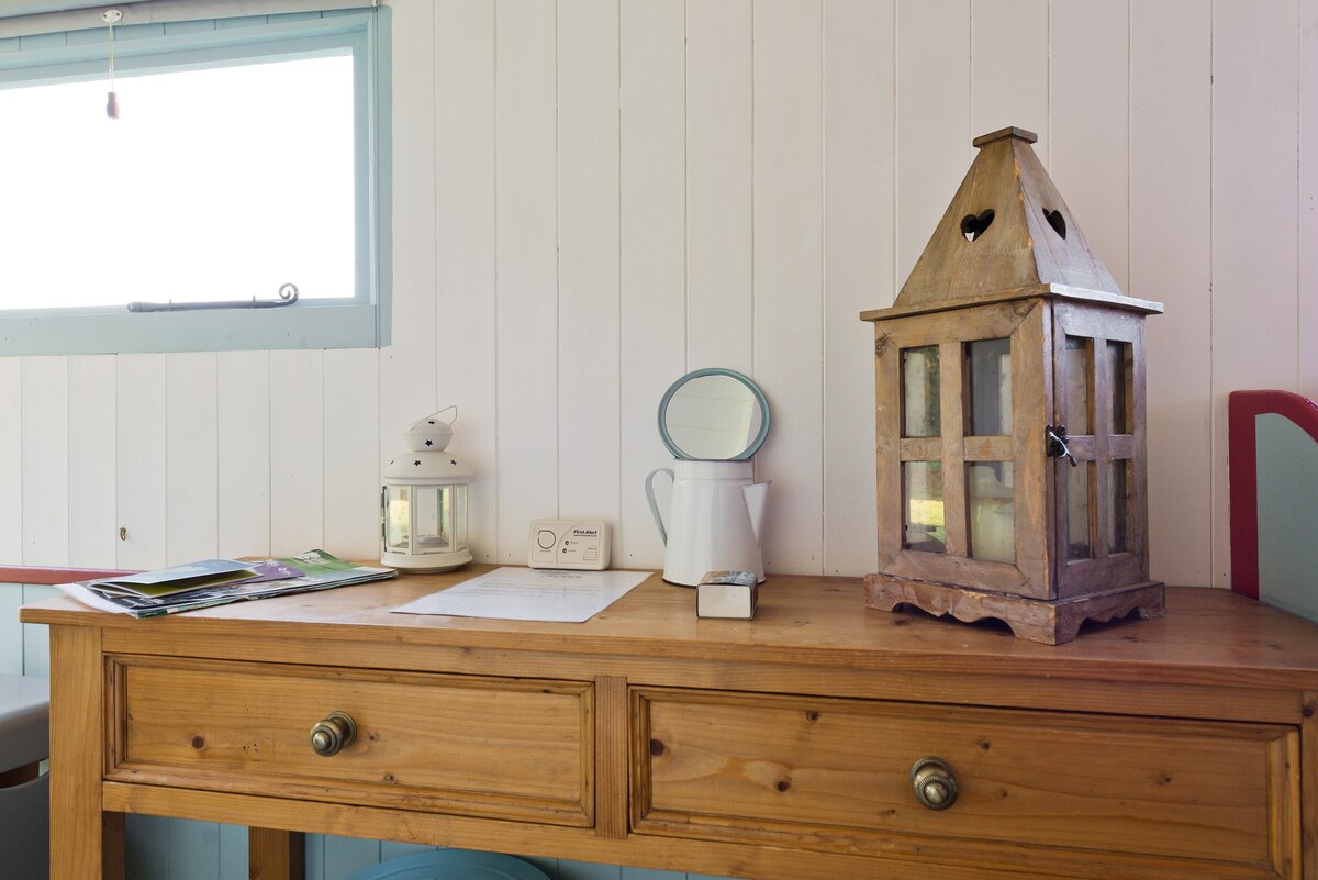 Apple Shepherd Hut