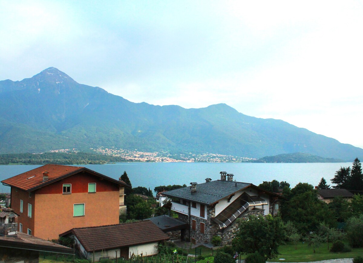 科莫湖美丽的公寓，可欣赏湖景