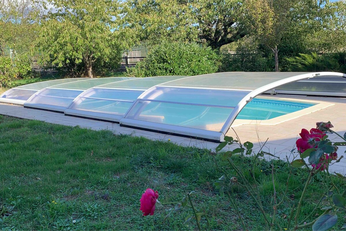 Balneo ou piscine dans villa : une pause détente!